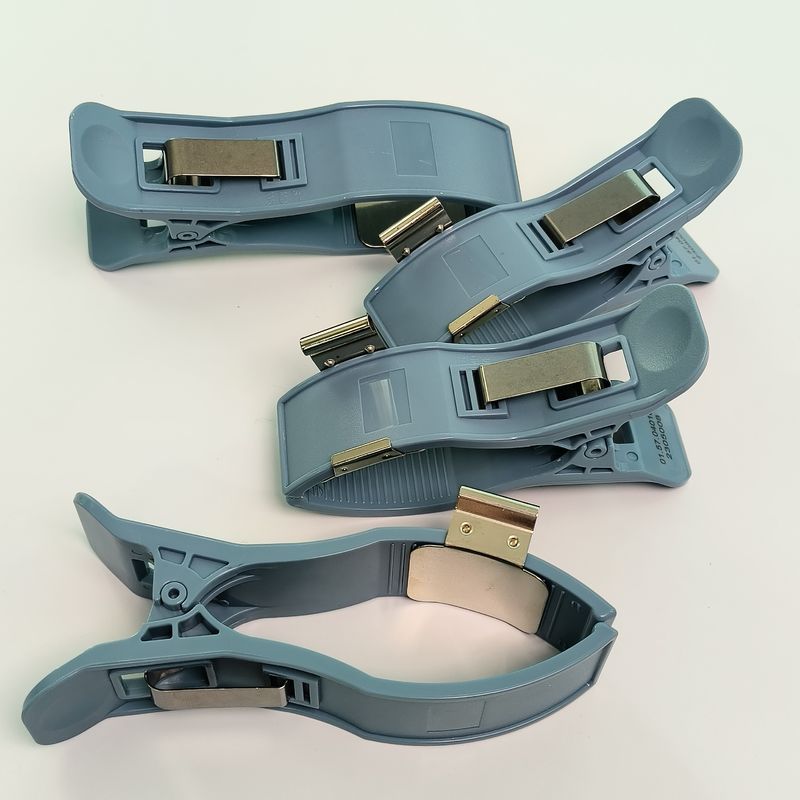 Clip de membros Uma caixa/4 azul Dois elétrodos de braço Dois elétrodos de pé Ápertura de 4,0 mm REF ECG-FJX42